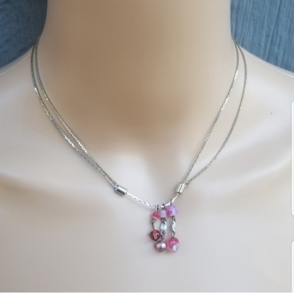 VINTAGE ADJUSTABLE LENGTH SILVERTONED BOSTON LINK CHAIN NECKLACE WITH PENDANT - Picture 1 of 6